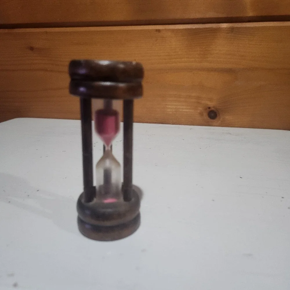 Vintage 1988 G&S EZ Handy Helpers Wood Egg Timer 3-Minute Pink Sand NOS Taiwan